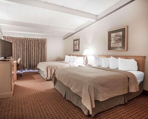 書桌、熨斗/熨衫板、免費嬰兒床、摺床/加床 (收費)