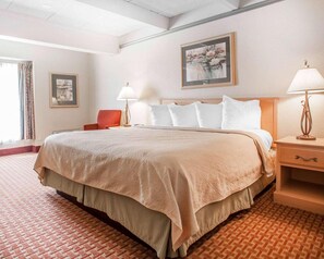 Desk, iron/ironing board, free cribs/infant beds, rollaway beds - Quality Inn Lake of the Ozarks (Lake Ozark)