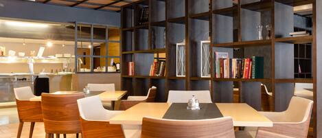 Breakfast and lunch served