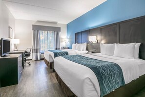 Caja de seguridad en la habitación, escritorio y cortinas blackout