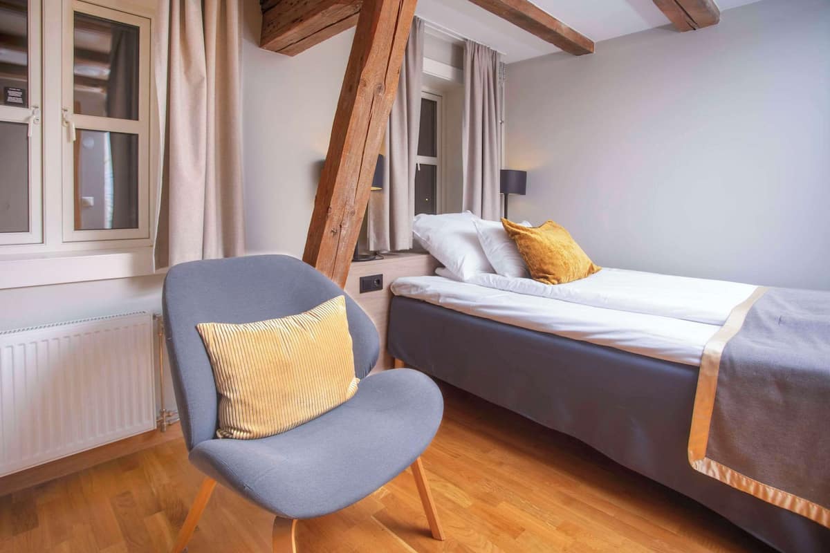 Single Room (Compact) | 1 bedroom, blackout drapes, iron/ironing board, bed sheets