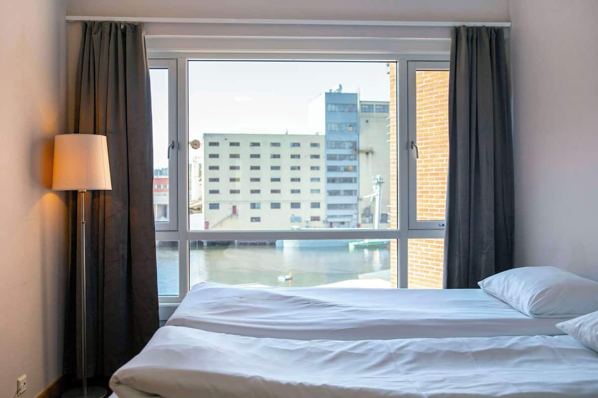 Double Room, Non Smoking (Compact) | 1 bedroom, blackout drapes, iron/ironing board, bed sheets