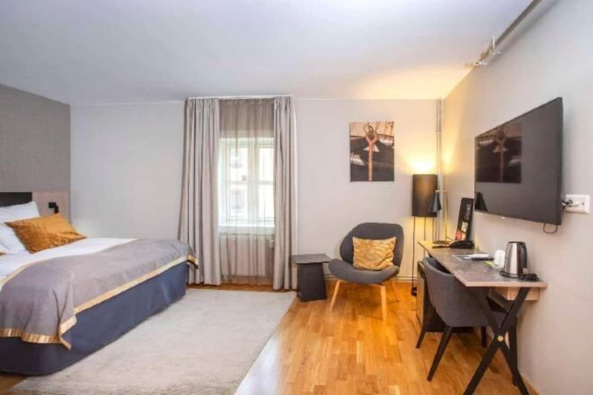 遮光布/窗簾、熨斗/熨衣板、床單