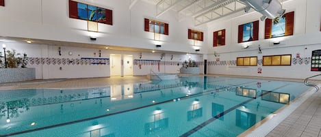 Indoor pool, pool loungers