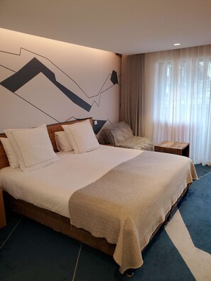 Superior Room, 1 King Bed, Non Smoking (with Sofabed)