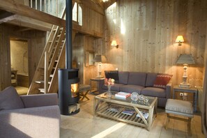 Minibar, coffres-forts dans les chambres, bureau, chambres insonorisées