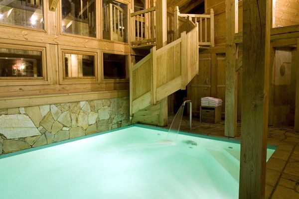 Indoor pool, outdoor pool