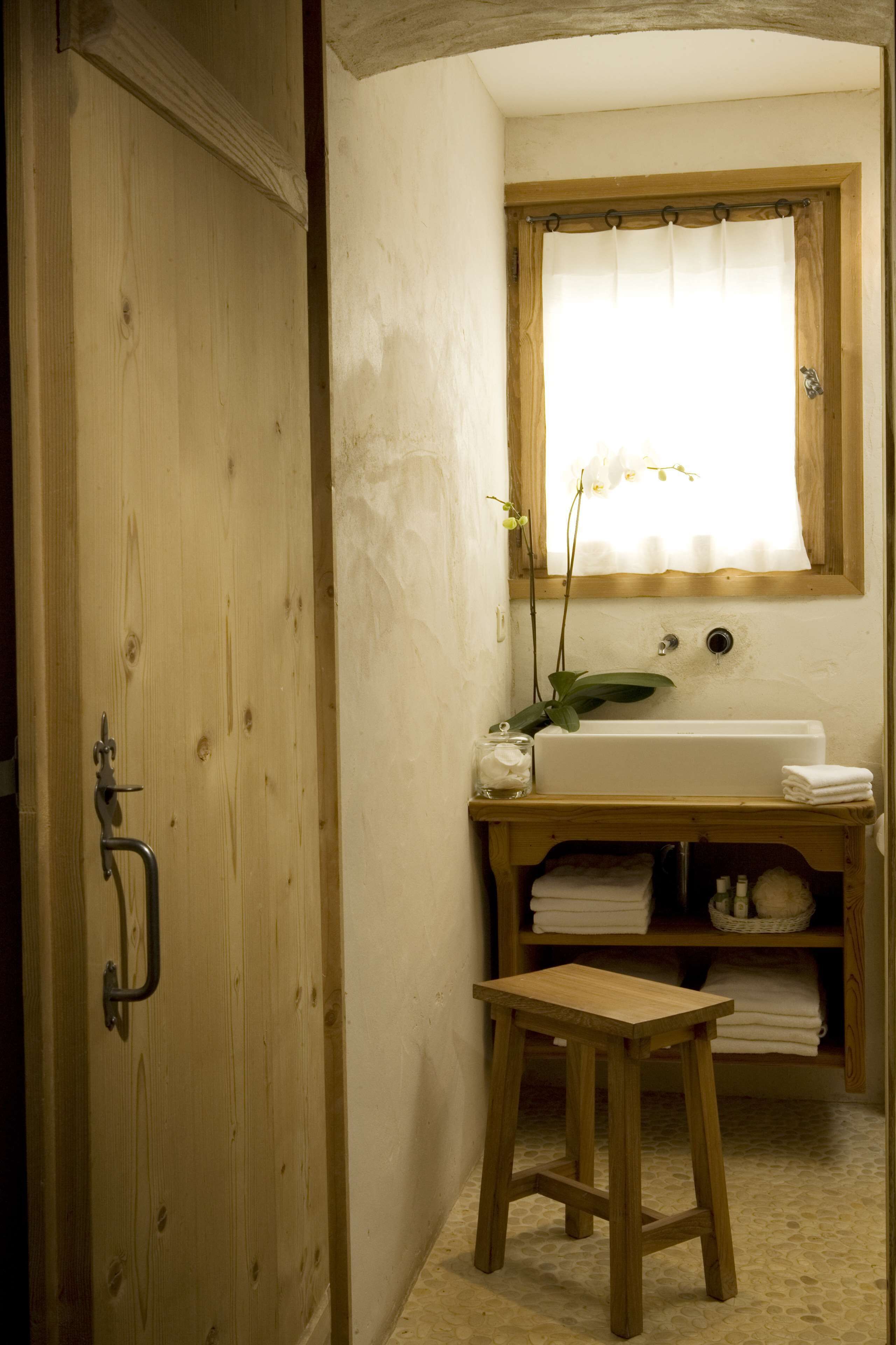 family room, multiple beds, non smoking, mountain view | bathroom | combined shower/bathtub, hair dryer, bathrobes, slippers