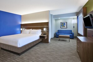 In-room safe, desk, laptop workspace, blackout drapes - Holiday Inn Express & Suites Manchester by IHG (Manchester)