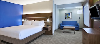 Holiday Inn Express & Suites Manchester by IHG