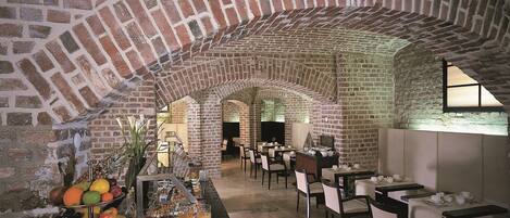 Petit déjeuner à emporter (7.50 EUR par personne)