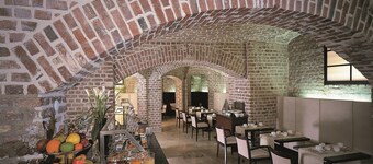 BURNS Art Hotel