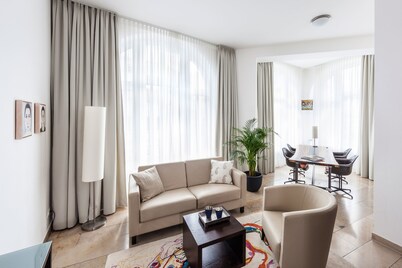 BURNS Art Hotel