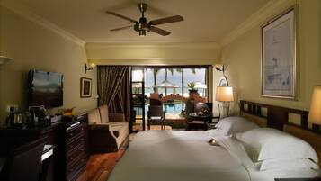 Casa Seaview Studio Suite - Adult Only | Minibar, in-room safe, desk, blackout curtains