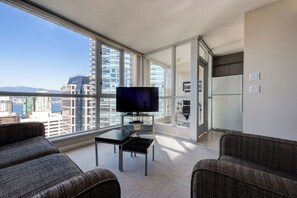 1 habitación, cubrecamas y caja de seguridad en la habitación 