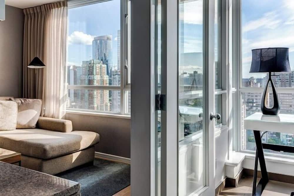 Carmana Hotel & Suites