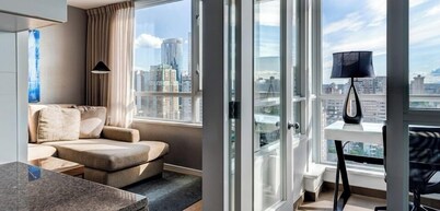 Carmana Hotel & Suites