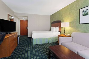 Premium bedding, down duvets, in-room safe, desk - Wyndham Garden Monterrey Aeropuerto (Apodaca)