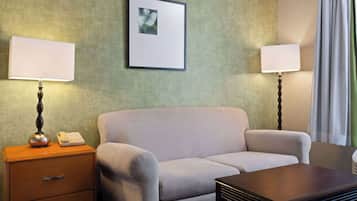 Caja de seguridad en la habitación y escritorio