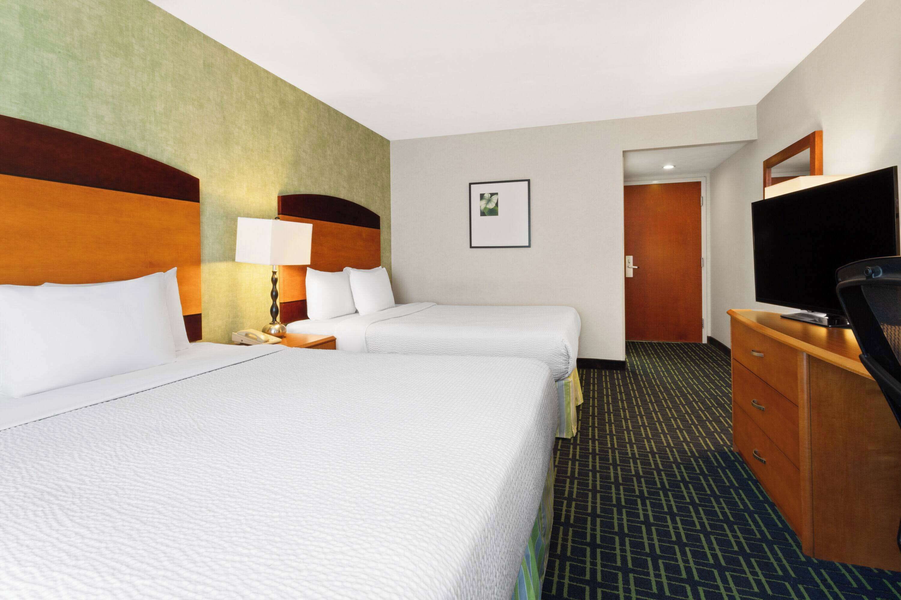 Caja de seguridad en la habitación y escritorio 