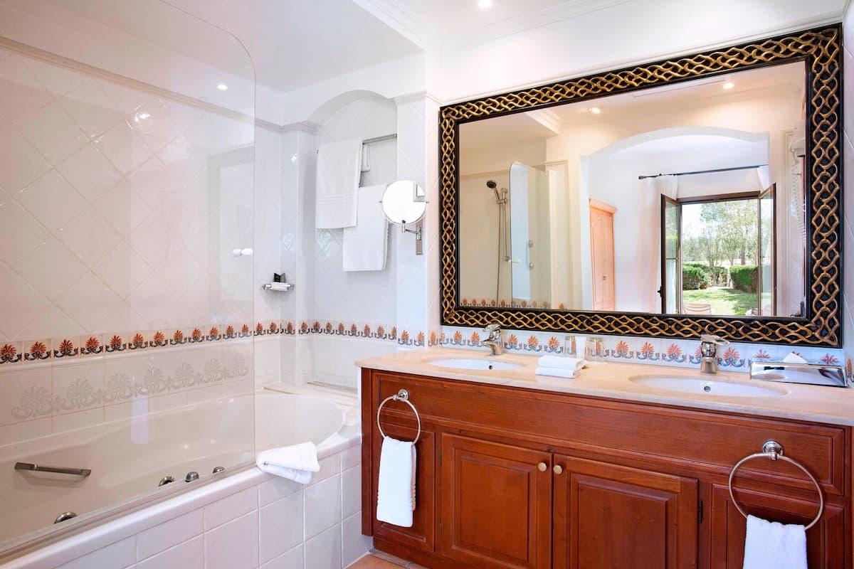 room, 3 bedrooms, resort view | bathroom | jetted bath, free toiletries, hair dryer, bidet