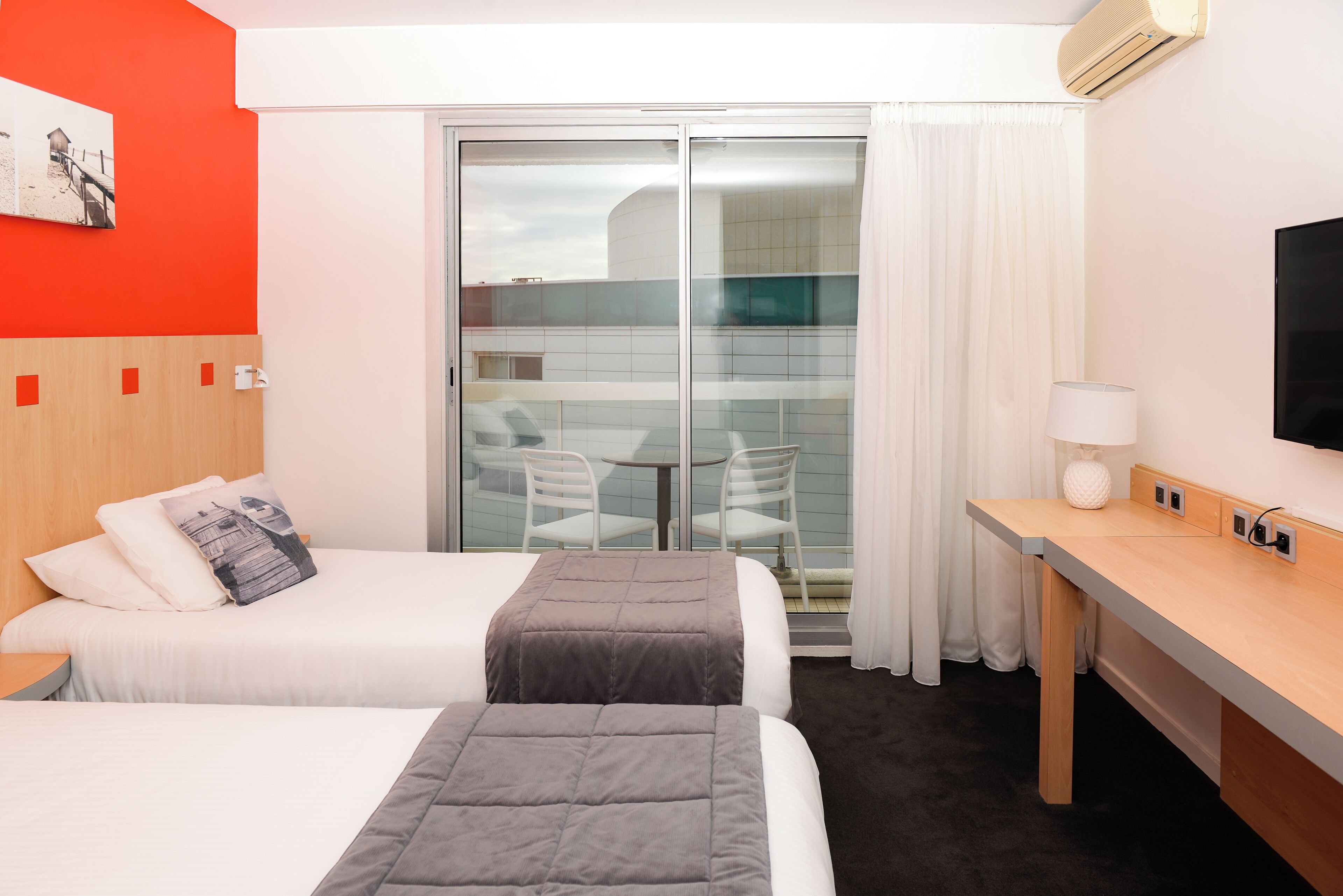 superior room, partial sea view | in-room safe, laptop workspace, soundproofing, free wifi