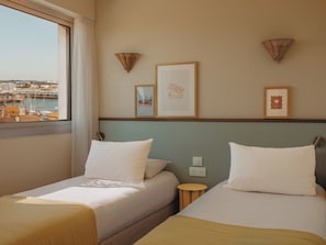 Chambre Quadruple Familiale | Literie de qualité supérieure, coffres-forts dans les chambres