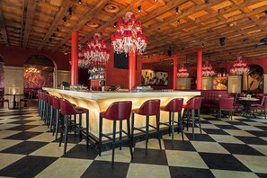 酒吧（店内）