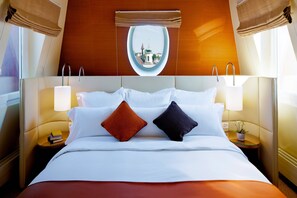 Junior Suite, 1 King Bed, Non Smoking | Down comforters, pillowtop beds, in-room safe, desk