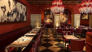 Phục v  ụ bữa trưa và bữa tối 