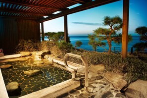 Salas de tratamiento para parejas, sauna y aguas termales 