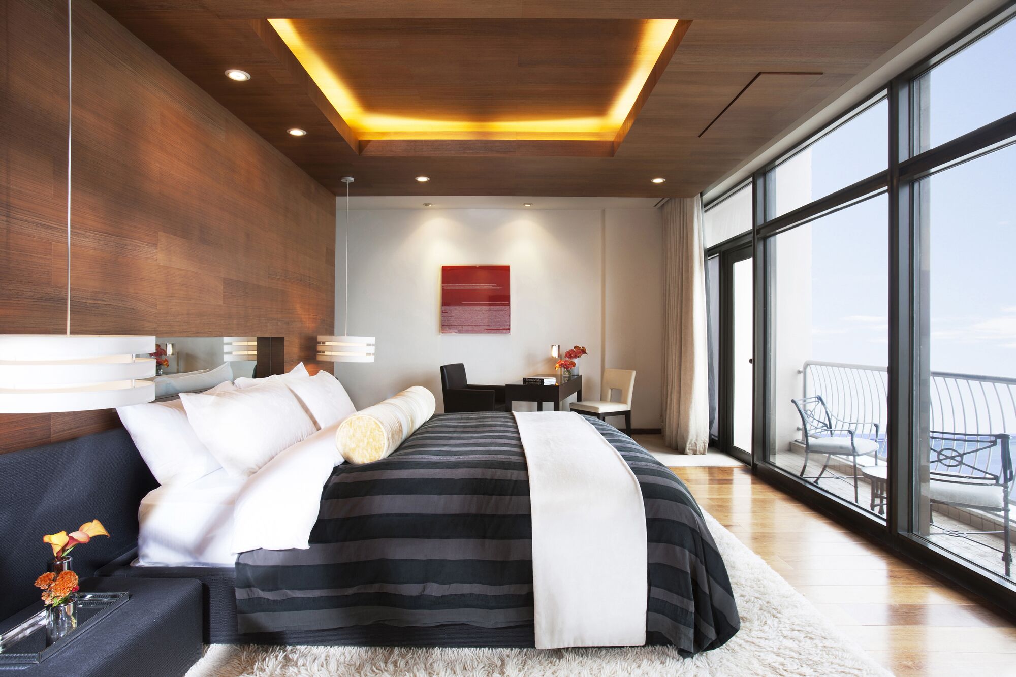 premium bedding, down duvets, minibar, in-room safe