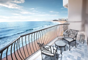 Deluxe Double Room, Ocean View (Annex Building) | Premium bedding, down comforters, minibar, in-room safe