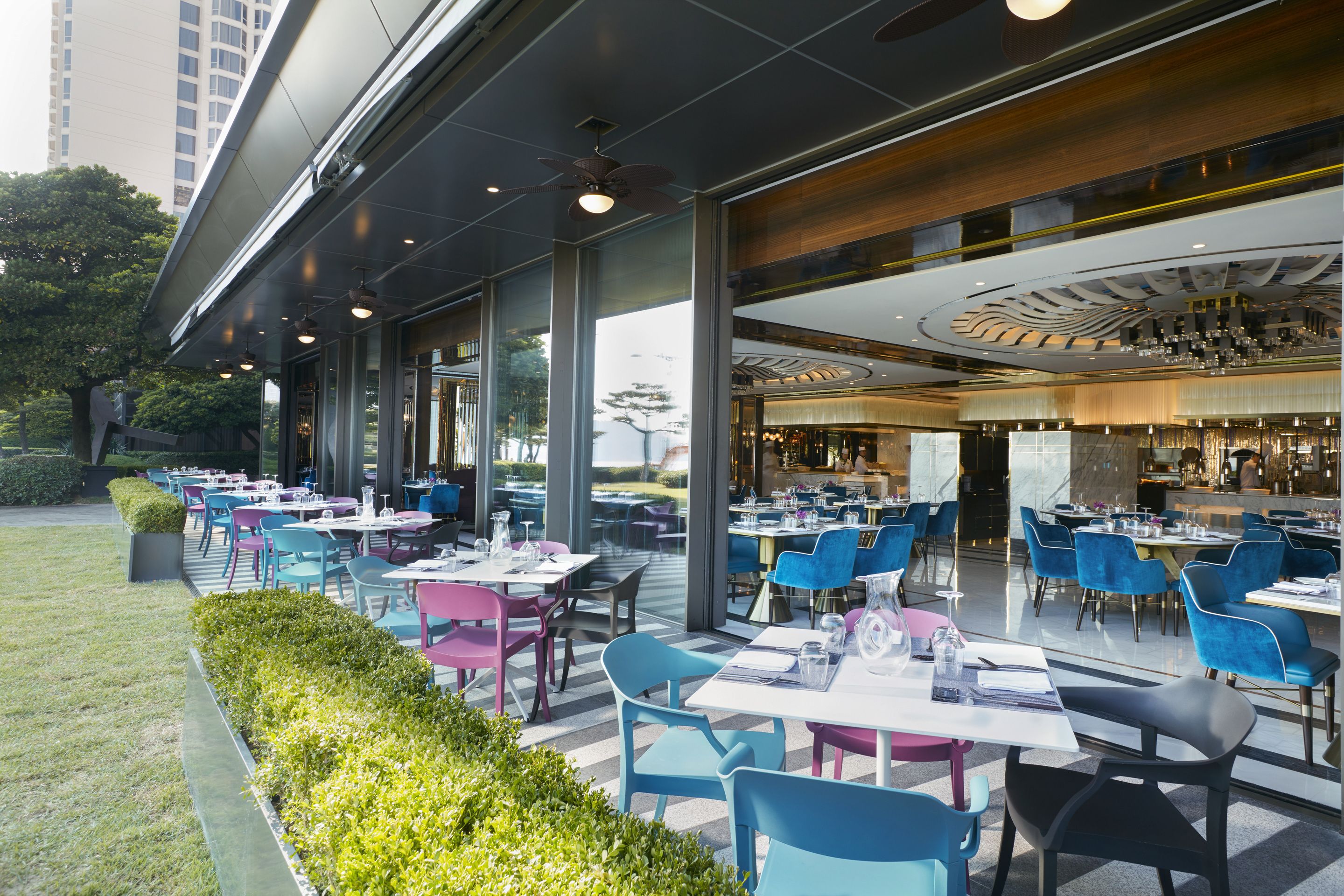 4 restaurants, breakfast, lunch, dinner served; chinese cuisine