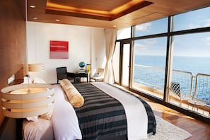 Hochwertige Bettwaren, Daunenbettdecken, Minibar, Zimmersafe