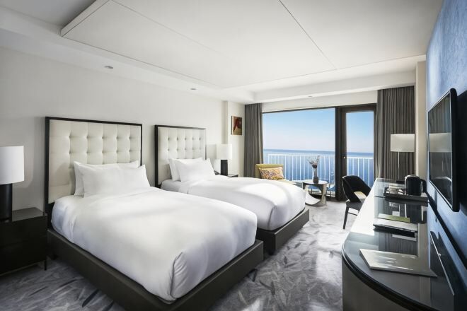Premium bedding, down duvets, minibar, in-room safe