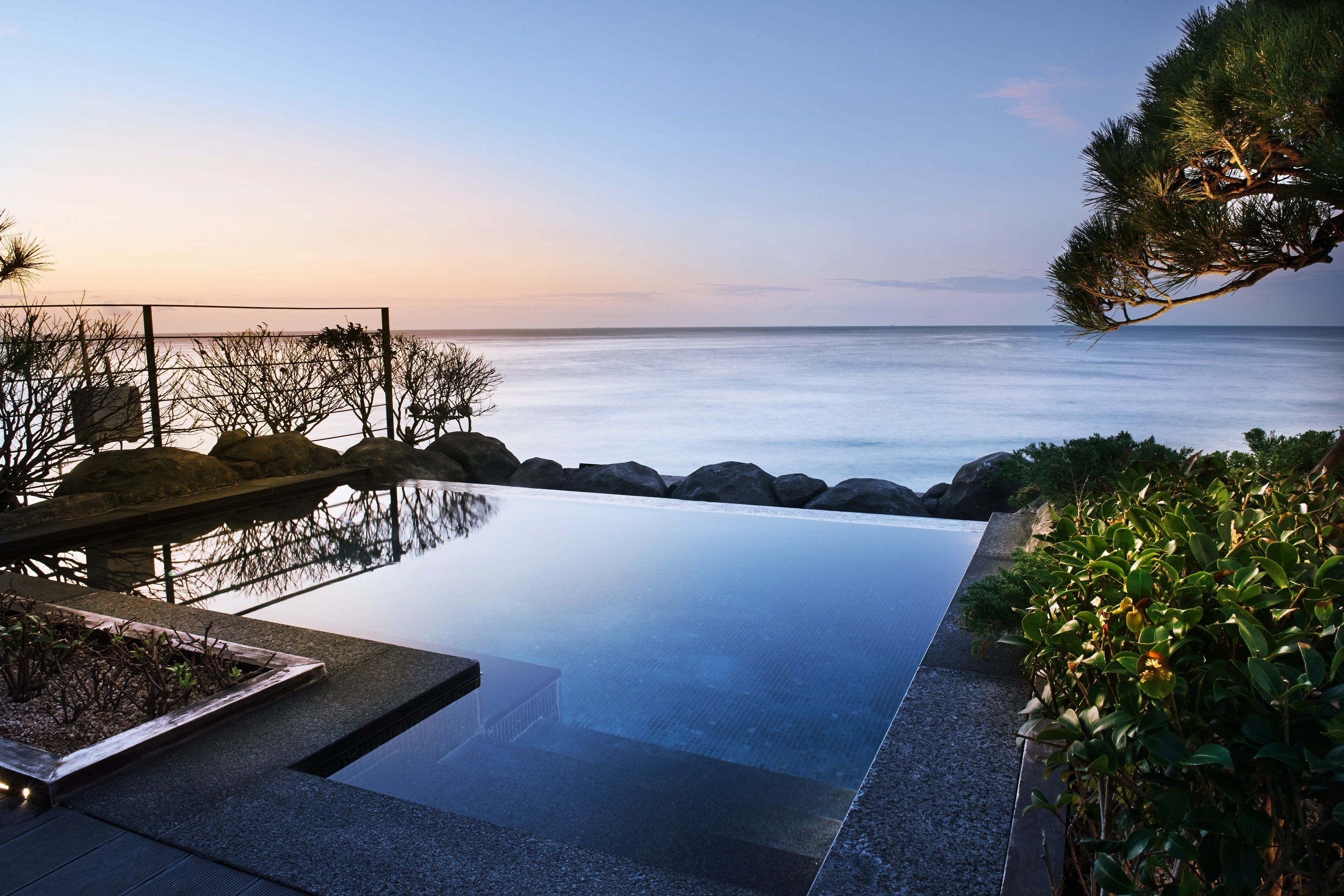 couples treatment room(s), sauna, hot springs/mineral springs