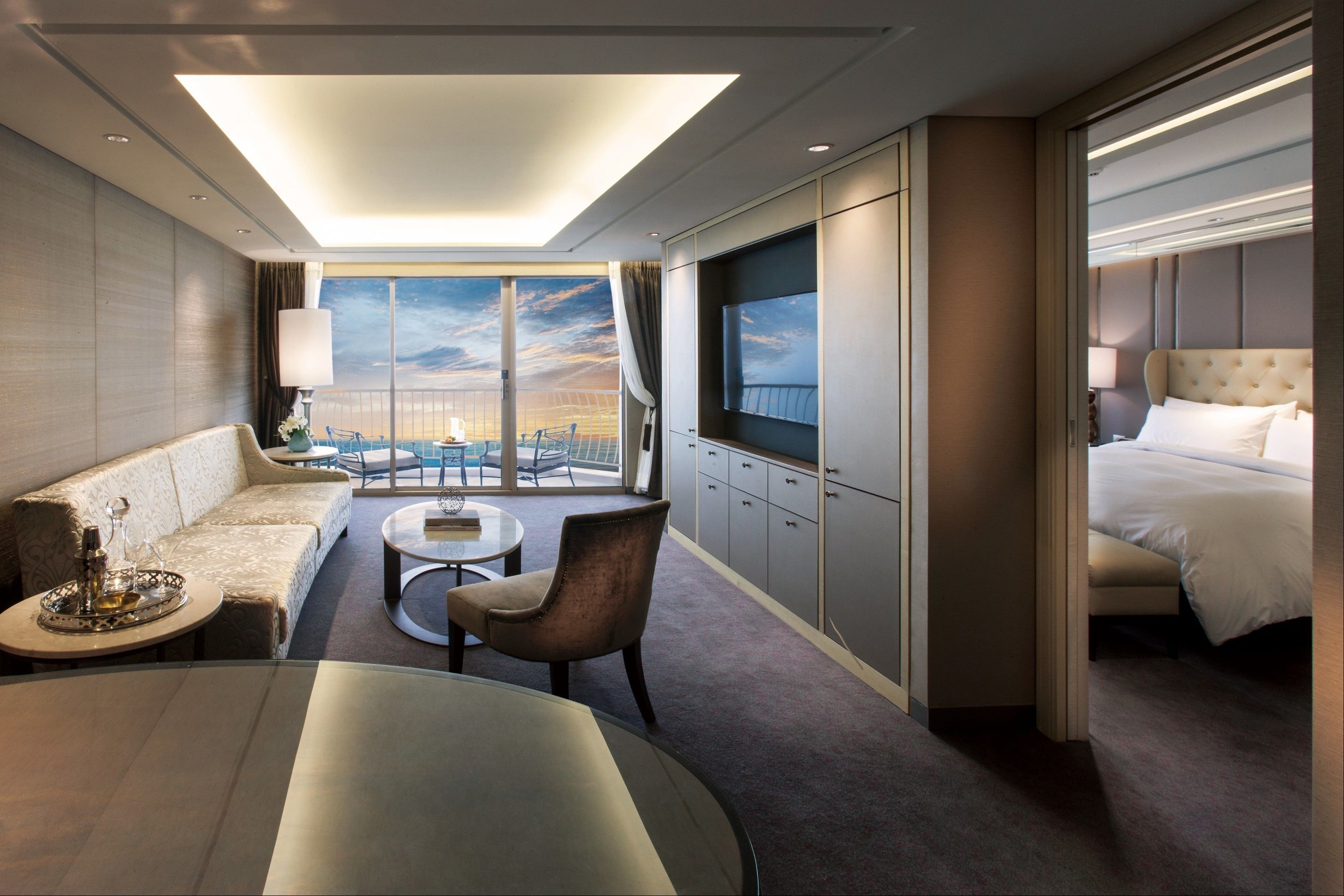 32-inch LCD TV with cable channels, TV