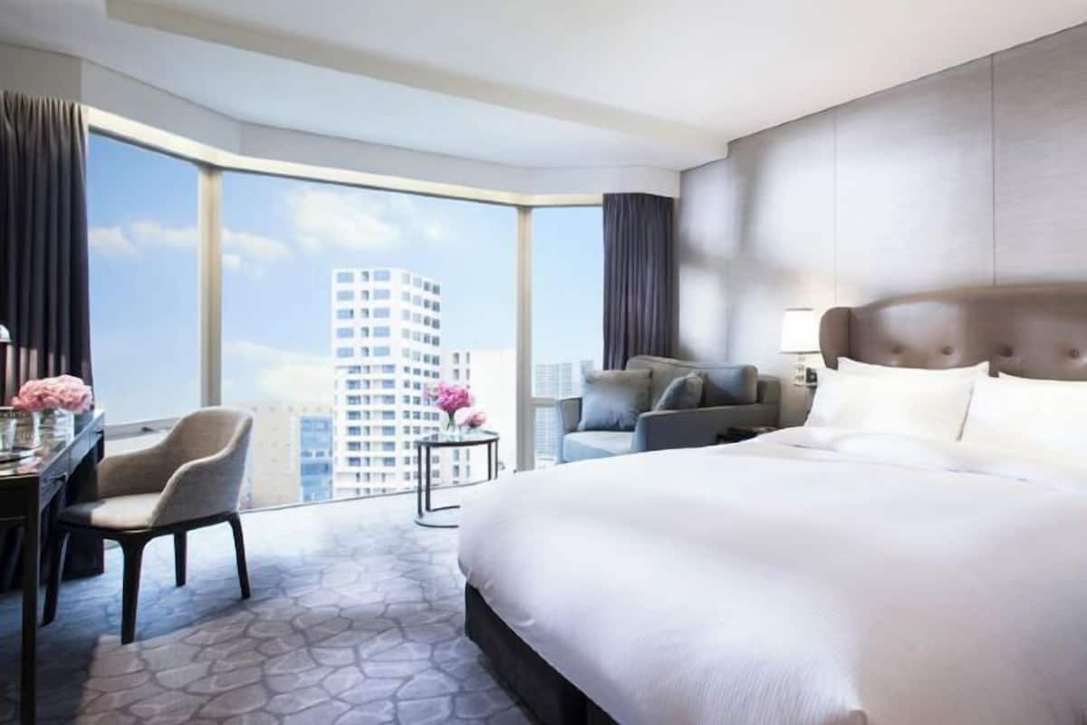 Ropa de cama de alta calidad, edredones de plumas, minibar y caja fuerte