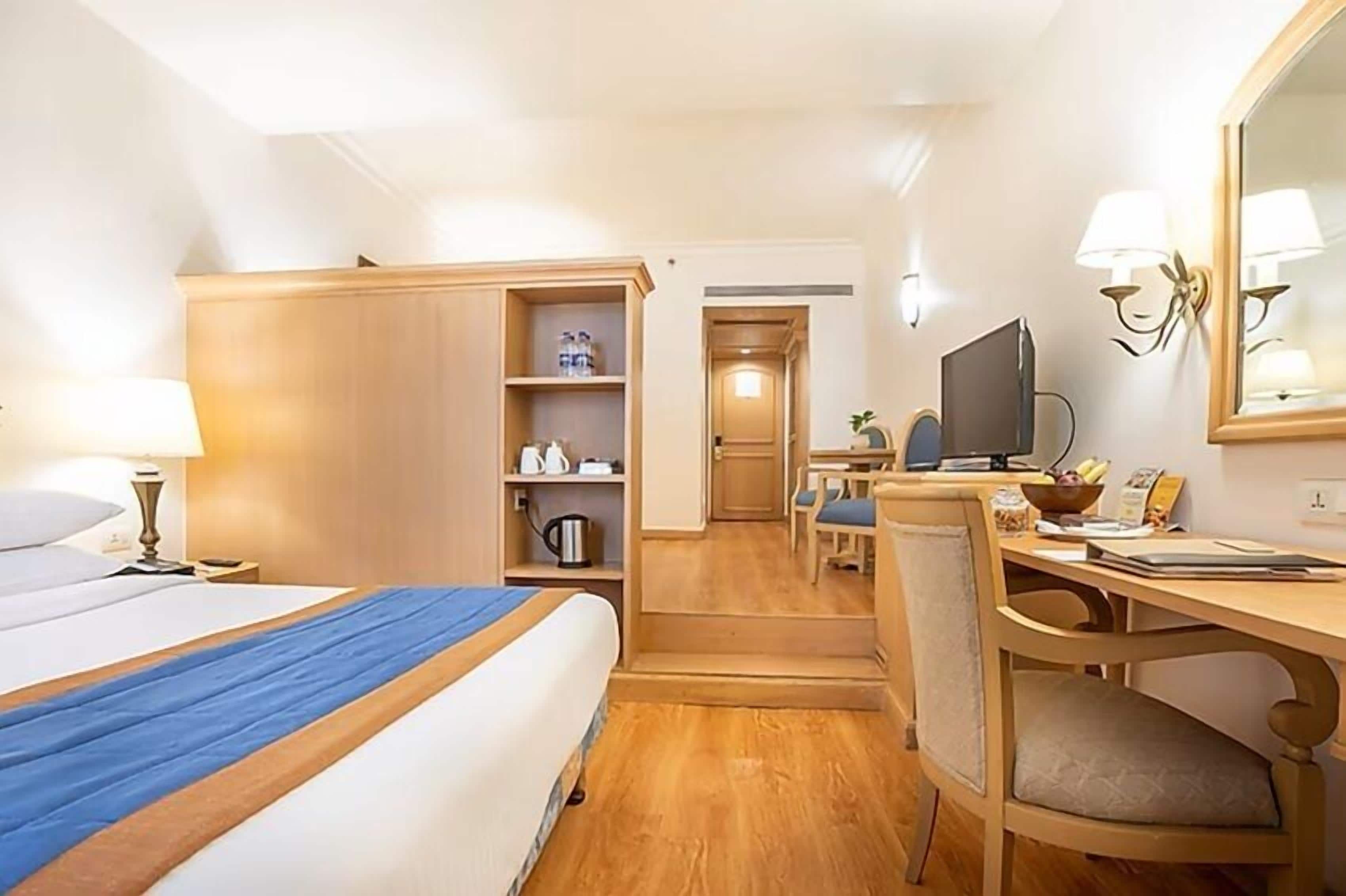 In-room safe, laptop workspace, blackout curtains, soundproofing