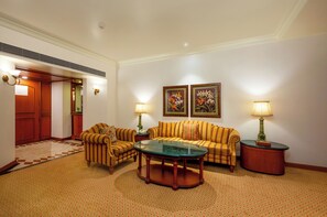 套房 | 起居区 | LED 电视