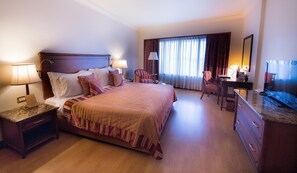 1 bedroom, in-room safe, laptop workspace, blackout curtains