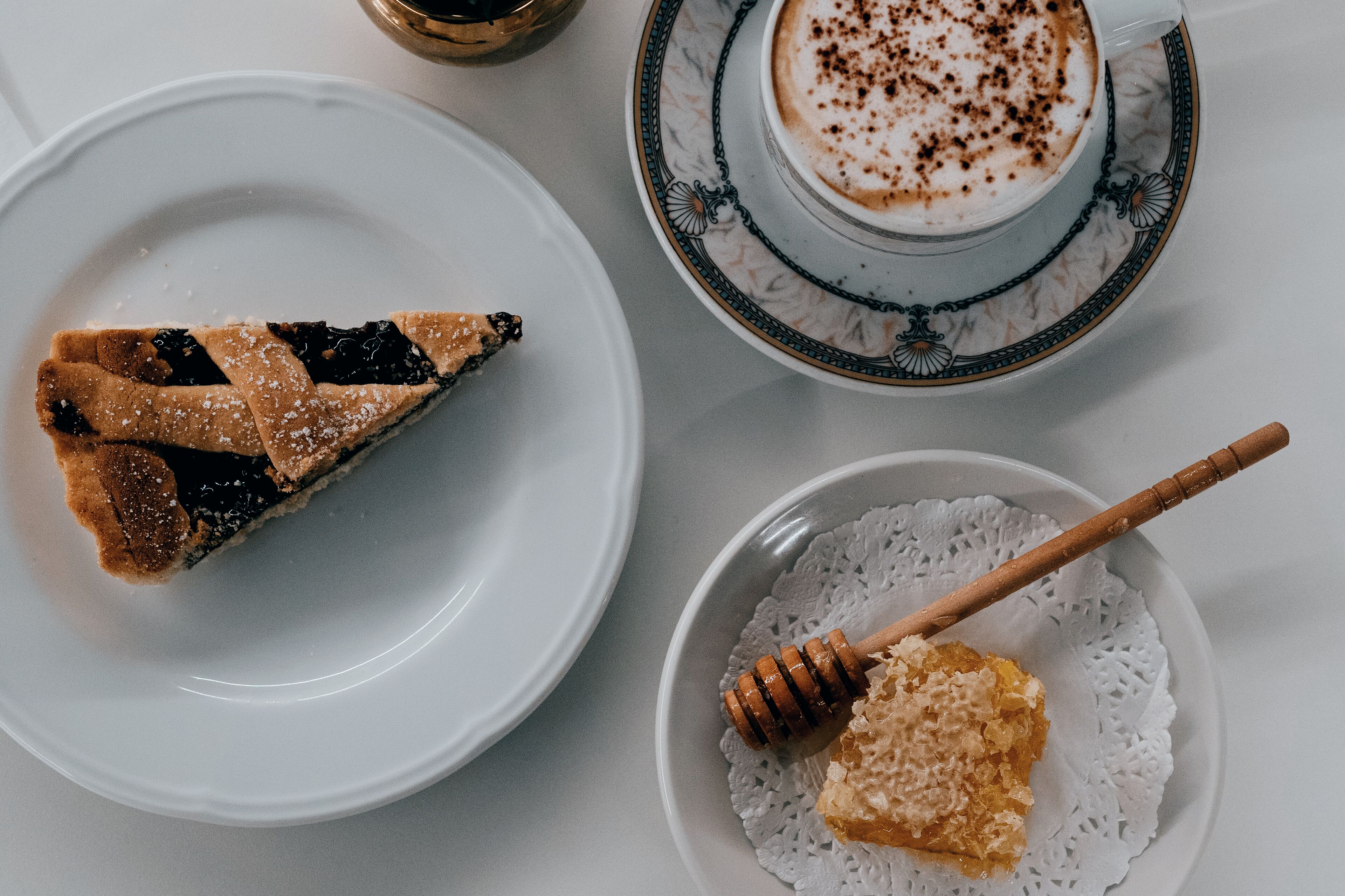 daily continental breakfast (eur 10 per person)