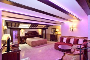 Suite | Lenzuola Frette, materassi Select Comfort, minibar