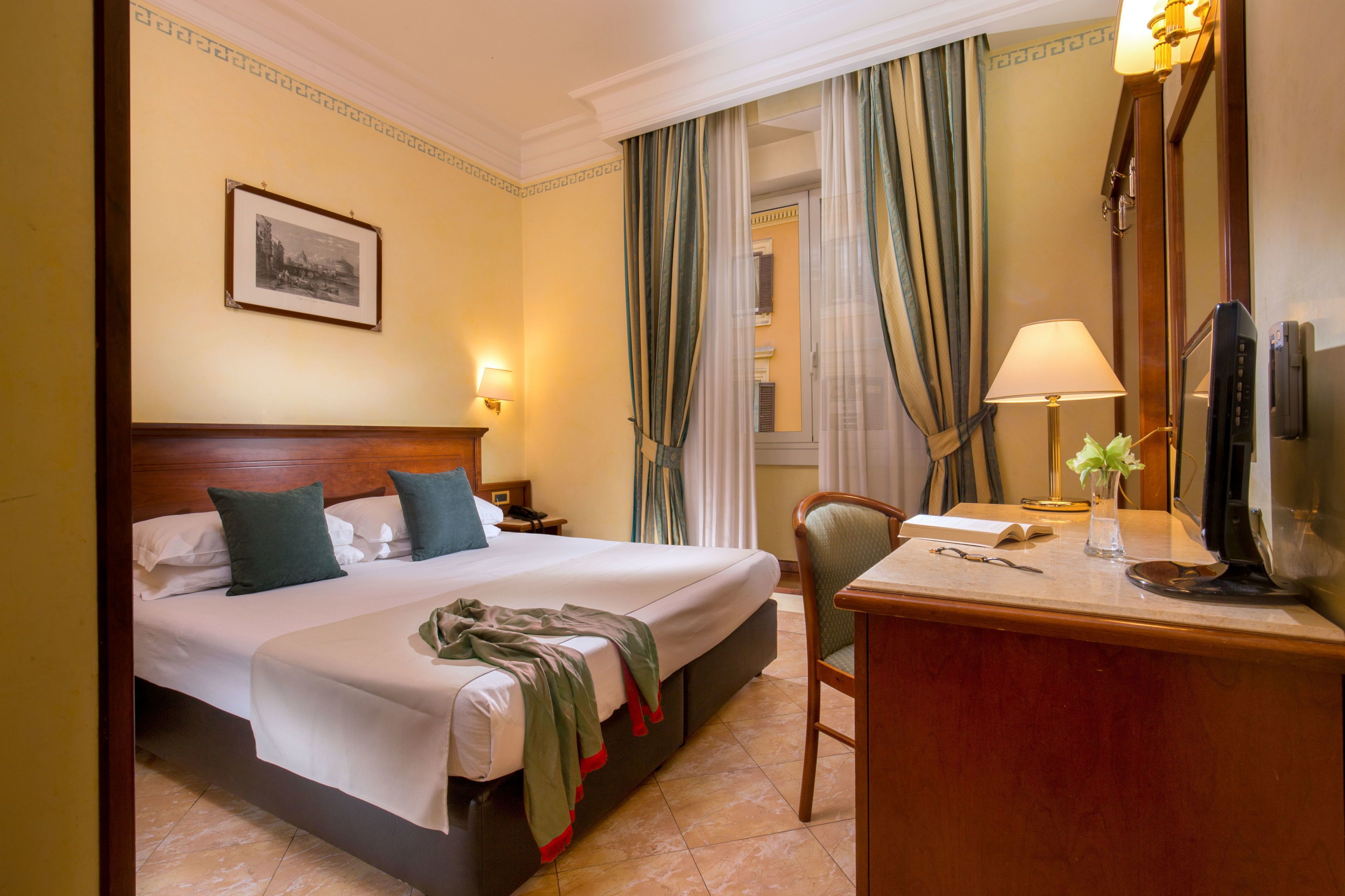 1 bedroom, premium bedding, minibar, in-room safe