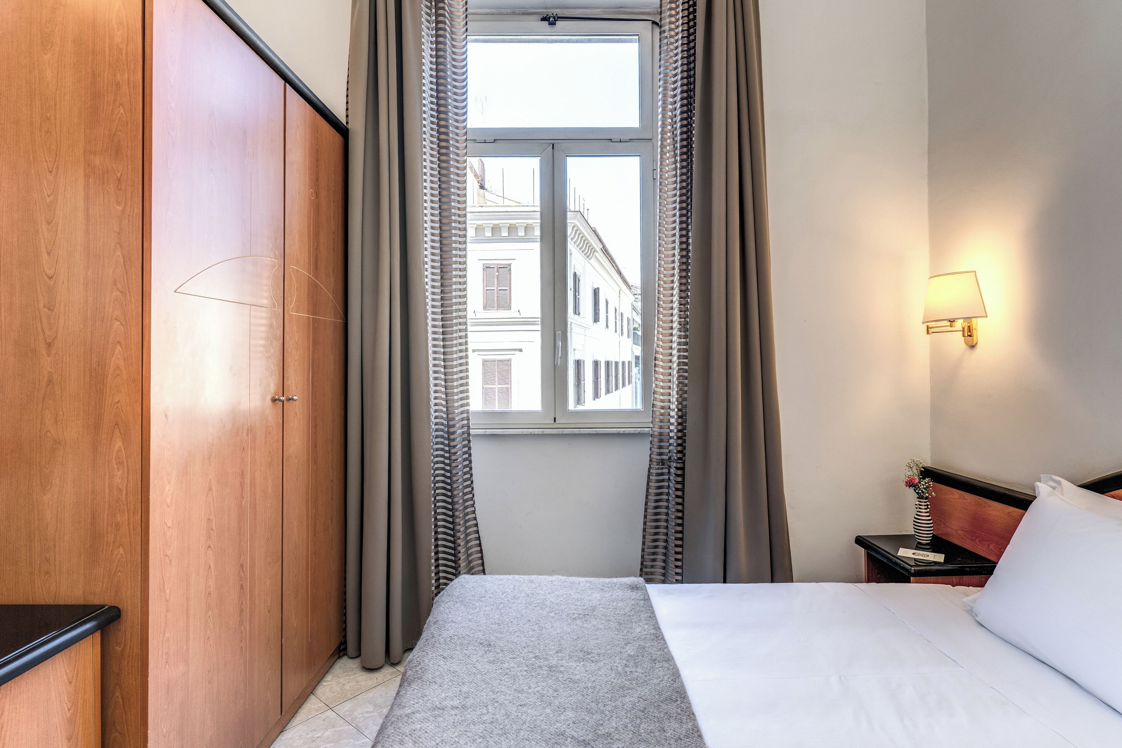 Trippelrum | Sängtillbehör av högsta kvalitet och minibar