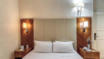Double Room, Annex Building | Premium bedding, minibar, in-room safe, desk