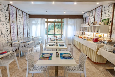 Daily buffet breakfast (EUR 5 per person)
