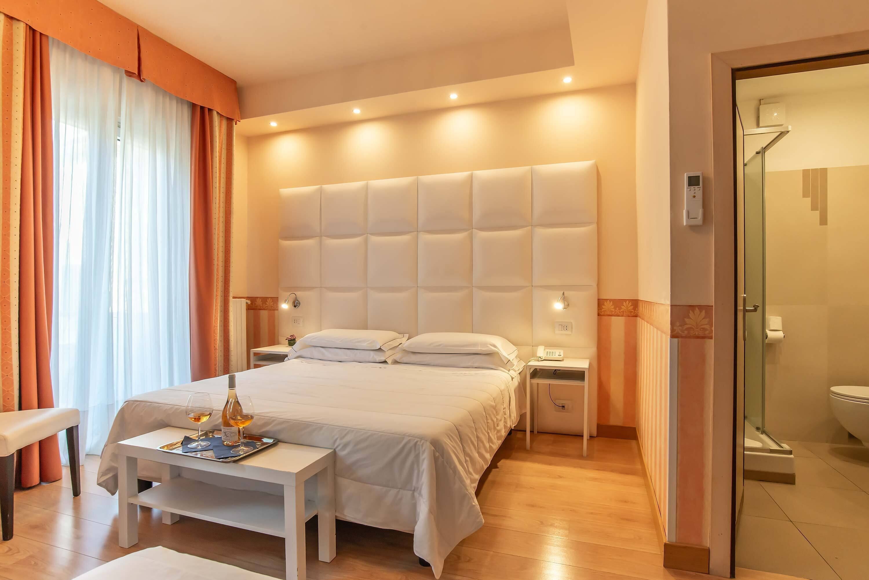 1 bedroom, hypo-allergenic bedding, minibar, in-room safe