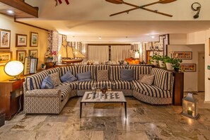 Sala de estar en el lobby